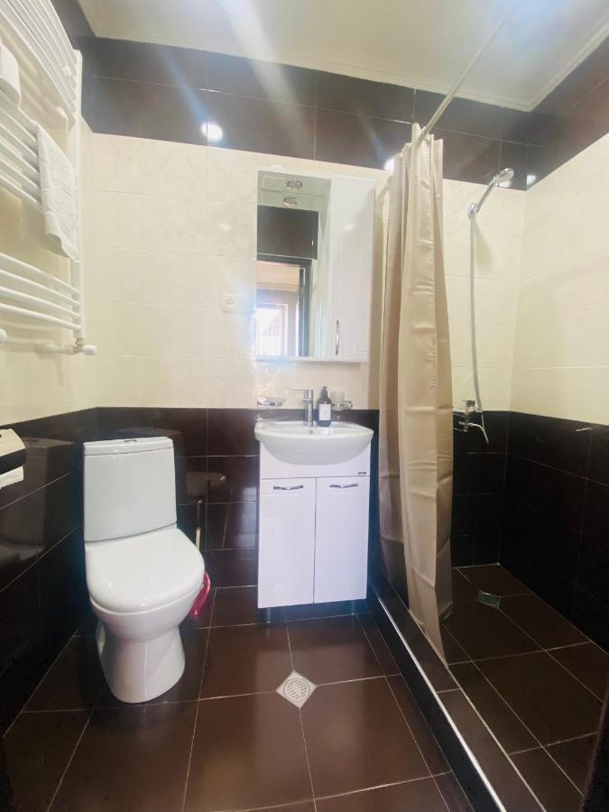 9 Borbalo Street Apartment With Terrace تبليسي المظهر الخارجي الصورة