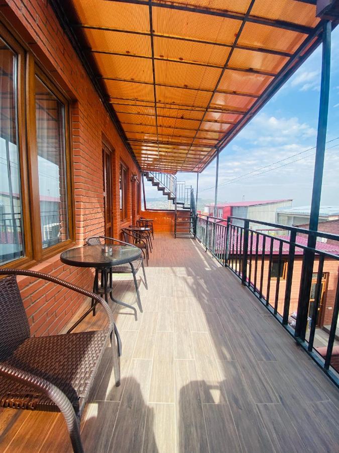9 Borbalo Street Apartment With Terrace تبليسي المظهر الخارجي الصورة