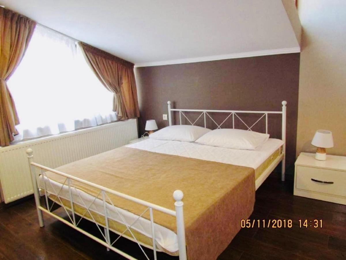 9 Borbalo Street Apartment With Terrace تبليسي المظهر الخارجي الصورة