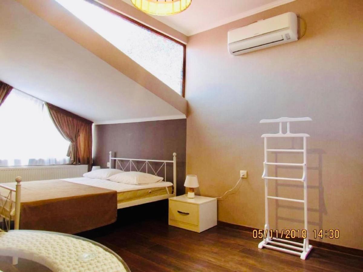 9 Borbalo Street Apartment With Terrace تبليسي المظهر الخارجي الصورة