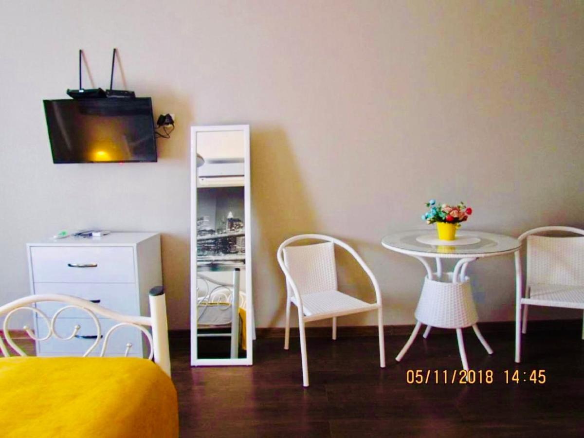 9 Borbalo Street Apartment With Terrace تبليسي المظهر الخارجي الصورة